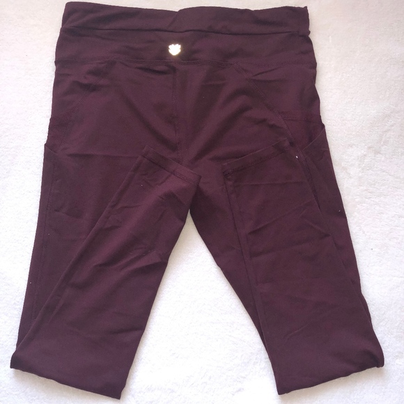 Forever 21 Maroon Leggings with Pockets - Picture 2 of 3